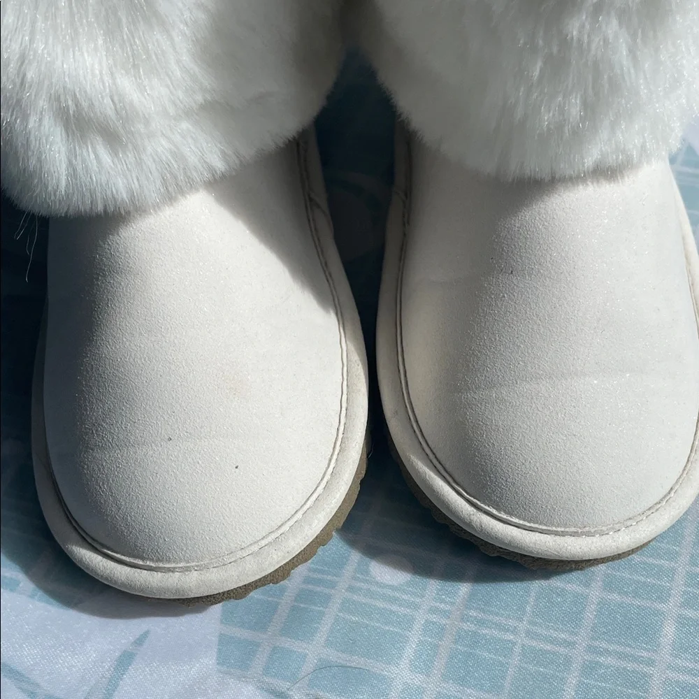 Gymboree White Faux Fur Boots